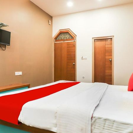 Oyo 26781 Hotel Raghupati Ayodhya Εξωτερικό φωτογραφία
