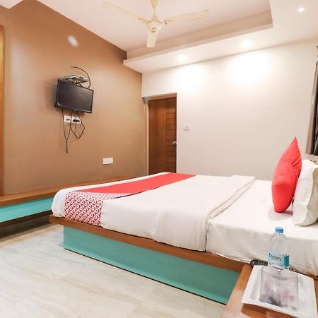 Oyo 26781 Hotel Raghupati Ayodhya Εξωτερικό φωτογραφία