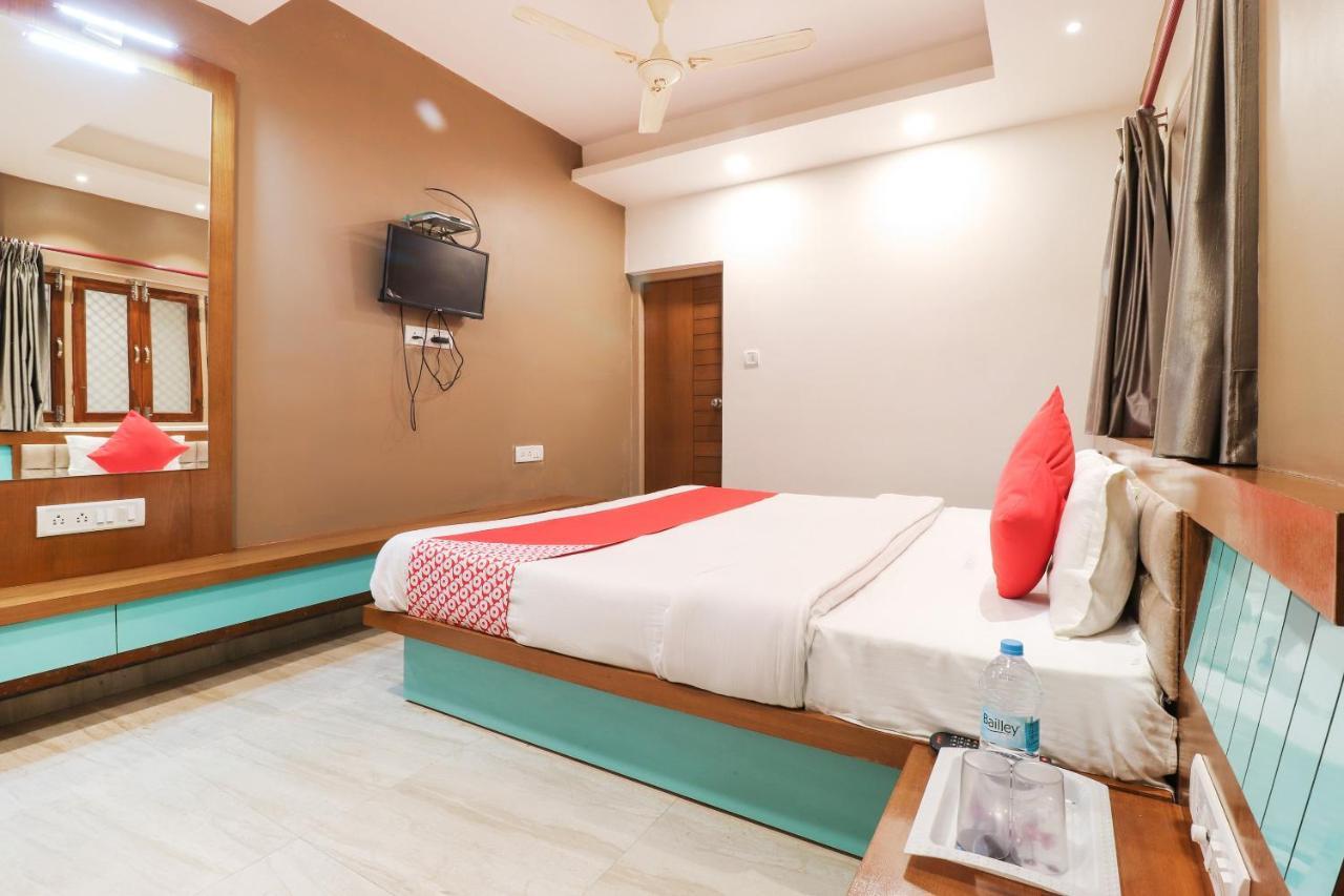 Oyo 26781 Hotel Raghupati Ayodhya Εξωτερικό φωτογραφία