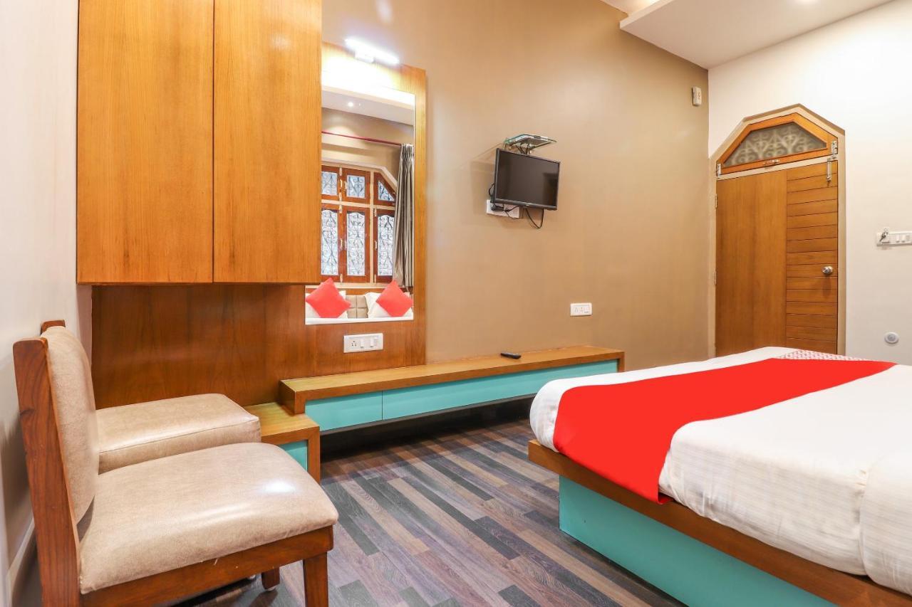 Oyo 26781 Hotel Raghupati Ayodhya Εξωτερικό φωτογραφία