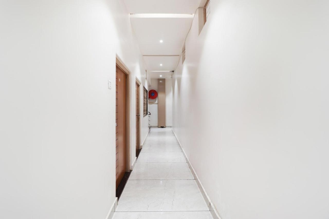 Oyo 26781 Hotel Raghupati Ayodhya Εξωτερικό φωτογραφία