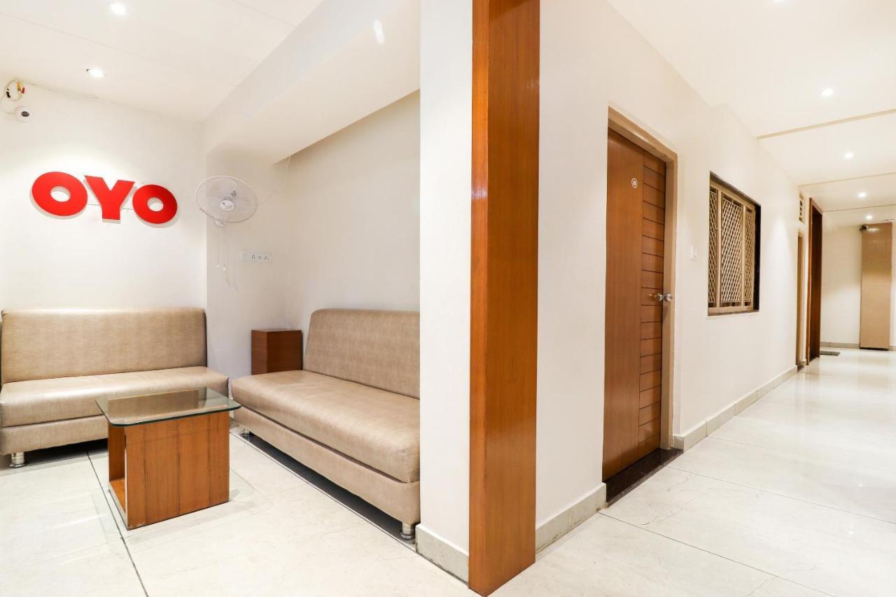 Oyo 26781 Hotel Raghupati Ayodhya Εξωτερικό φωτογραφία