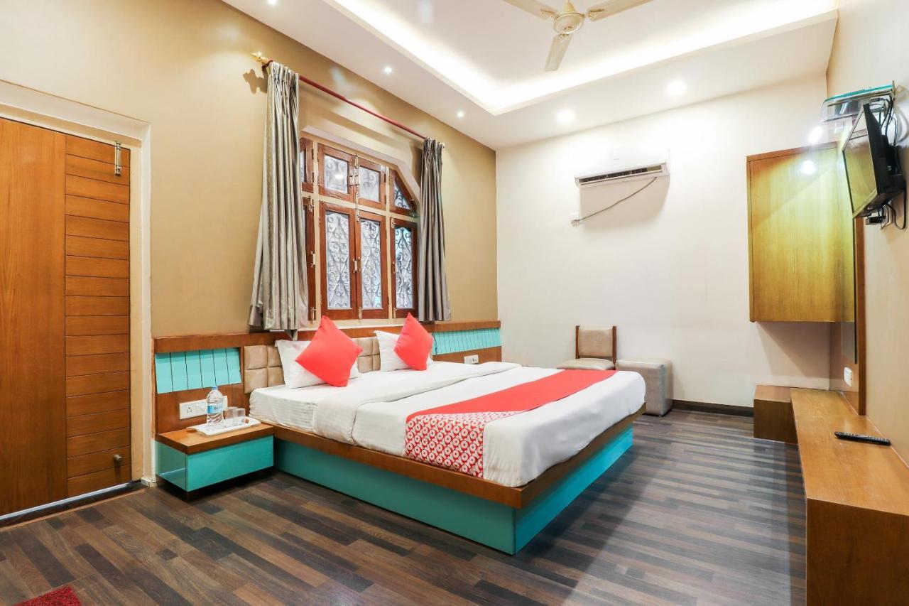 Oyo 26781 Hotel Raghupati Ayodhya Εξωτερικό φωτογραφία